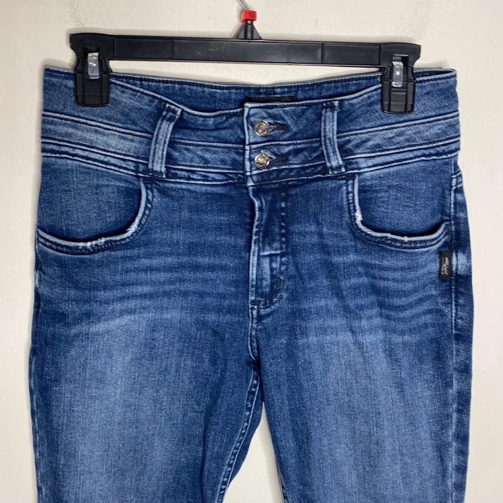 Silver Jeans Avery High Rise Double Button Skinny Jeans in indigo wash size 28